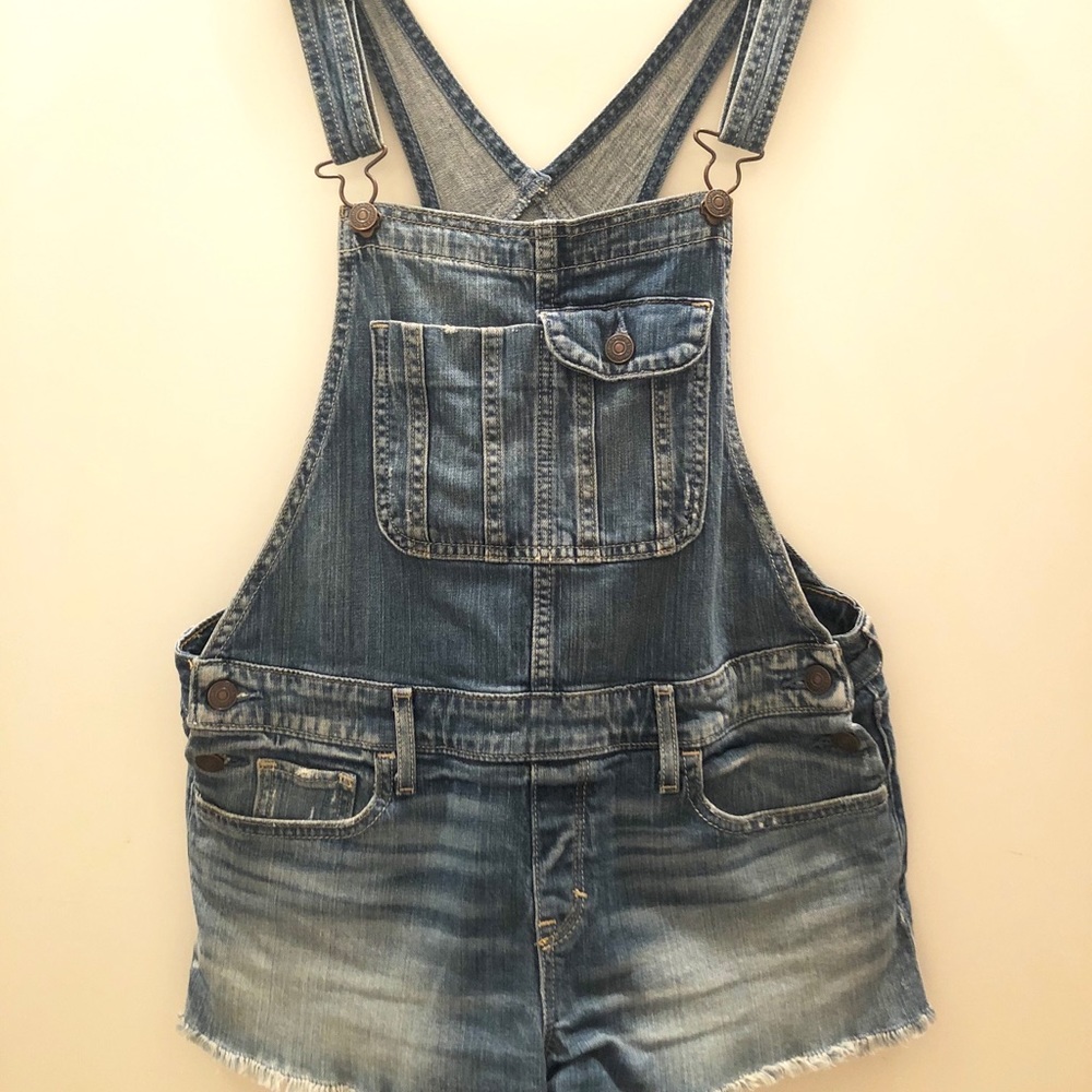 Abercrombie overall shorts medium